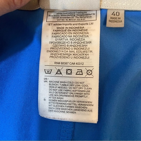 🛍️3/$30 Adidas women’s blue lightweight shorts in size 40 - Picture 6 of 11